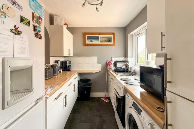 18, Dovecote, Southend-On-Sea photo 3