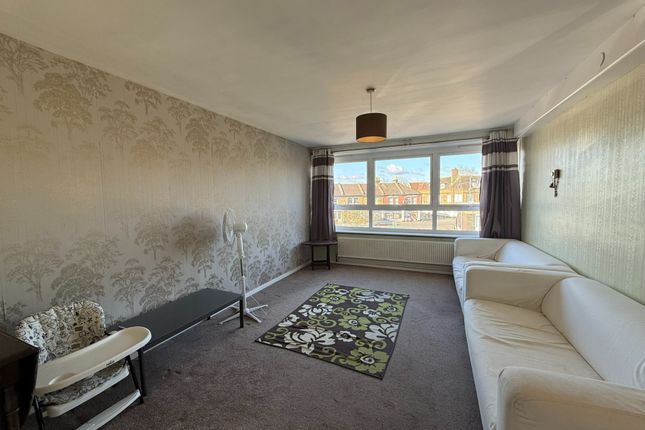 Studio flat on Flat 5 Balaam House, Collingwood Road, Greater London, £100,000