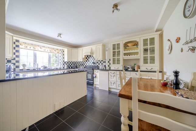2 Chequers Orchard, Banbury Road, Moreton Pinkney photo 3