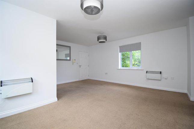46, Mayfair Court, Wakefield photo 5