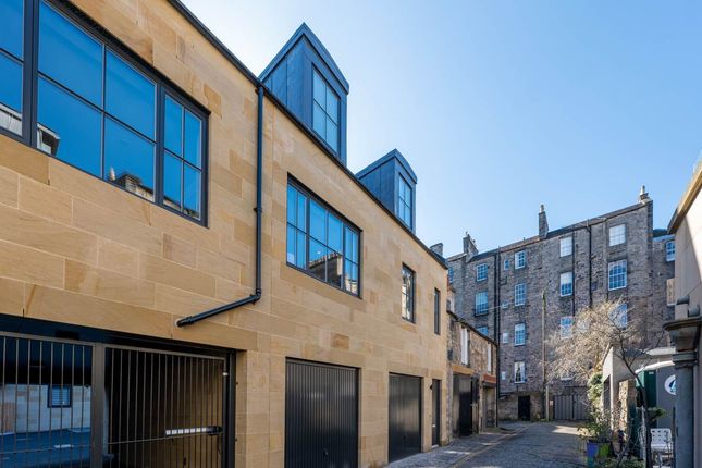 Thumbnail Mews house for sale in Northumberland Place Lane, New Town, Edinburgh