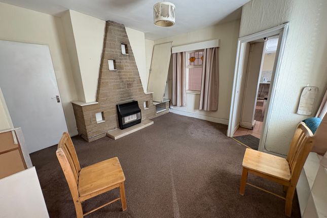 353, Wakefield Rd , Bradford photo 3