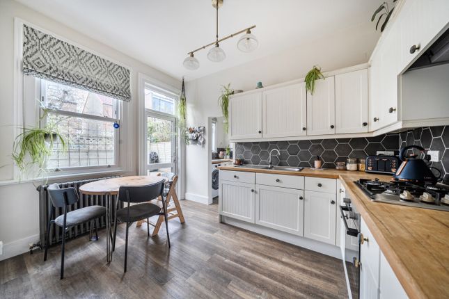 47, Idlecombe Road, London photo 2
