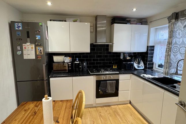 7, Earls Close, Milton Keynes photo 4