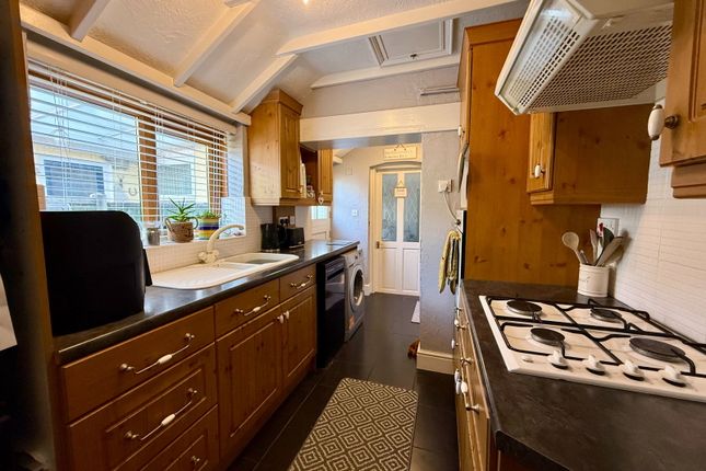 11, Rose Valley, Swadlincote photo 3