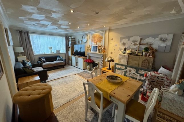 39 Kington Way Lounge