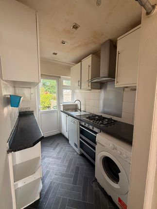 23 , Rosslyn Avenue, Dagenham photo 5