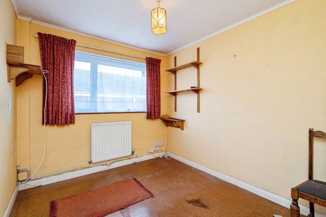 21, Damgate Lane, Great Yarmouth photo 4