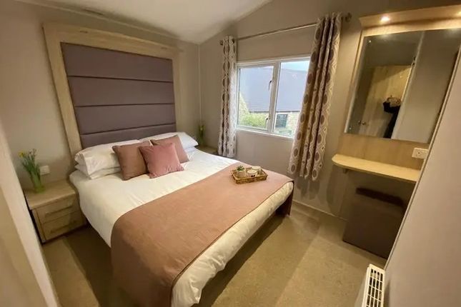 Broadland Sands Holiday Park, Corton photo 3
