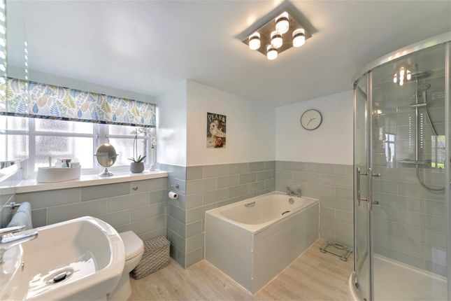 Bungalow for sale in Vicarage Road, Yalding, Maidstone, Kent