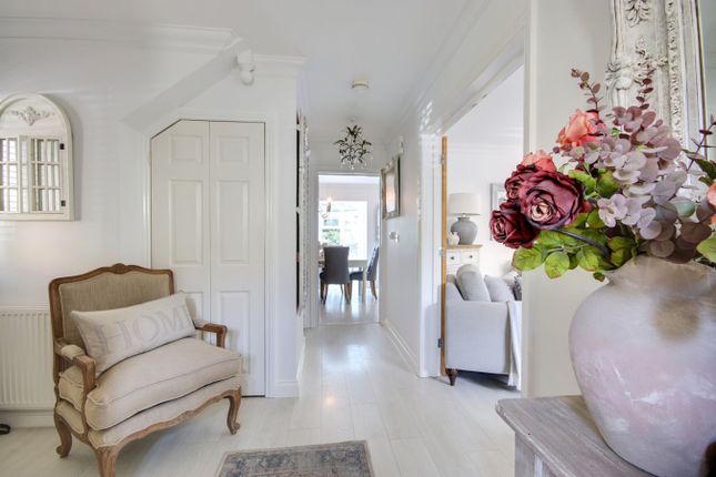 Holly House, The Ostlers, Lymington photo 2