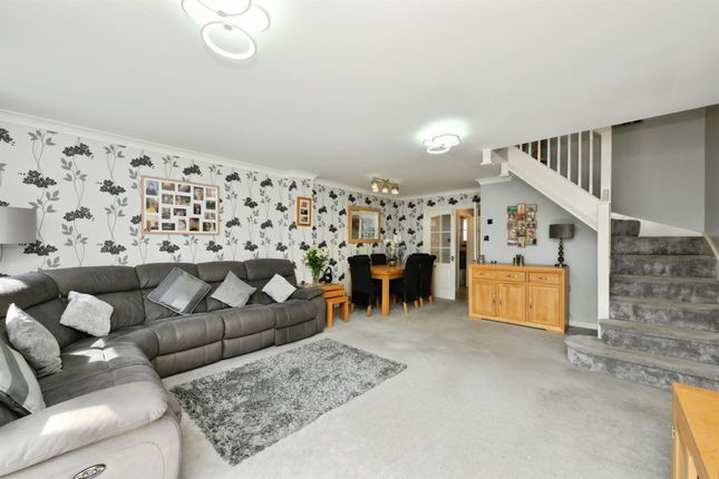 29, Farm Lane, Hoddesdon photo 2