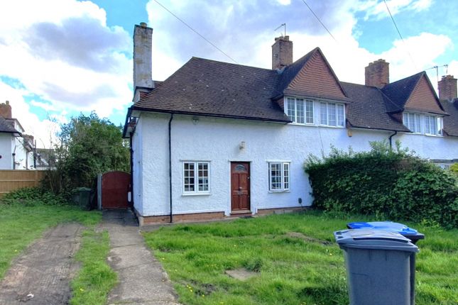 Thumbnail Cottage for sale in Roe Lane, London