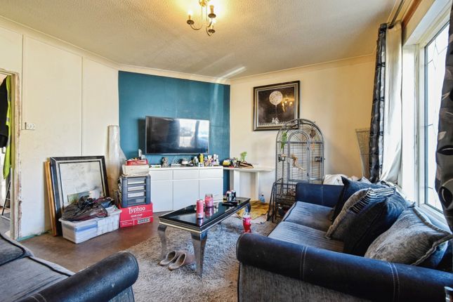 30, Heol Eglwys, Neath photo 3