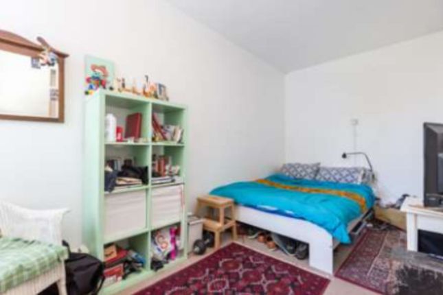 Flat 45, Stanbury Court, London photo 4