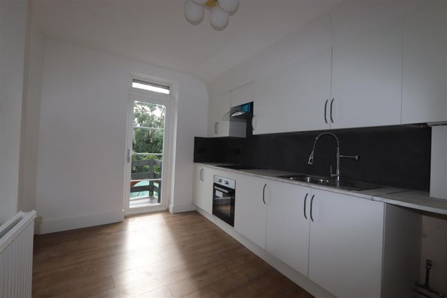 Flat to rent in Pleasant Road, Southend-On-Sea