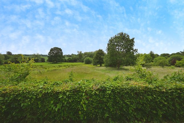 10, Rugby Lane, Rugby photo 3
