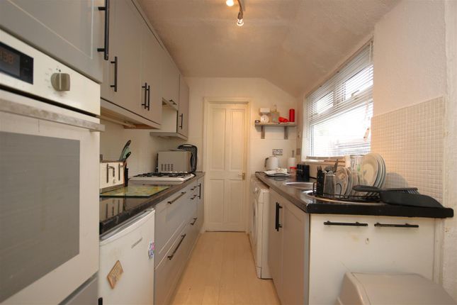 13, Roberts Street, Rushden photo 4