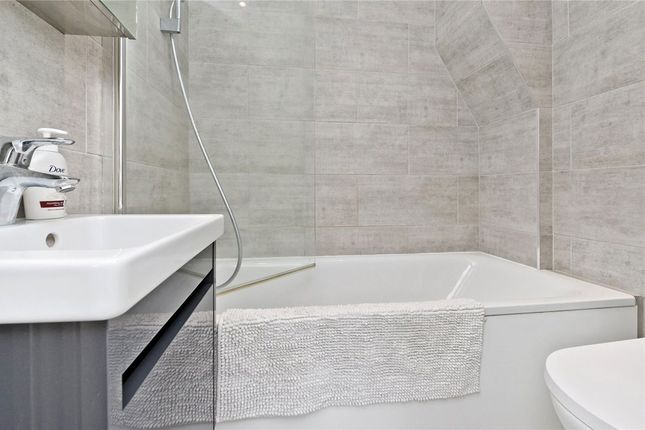 Flat 2, 18, Shorrolds Road, London photo 5