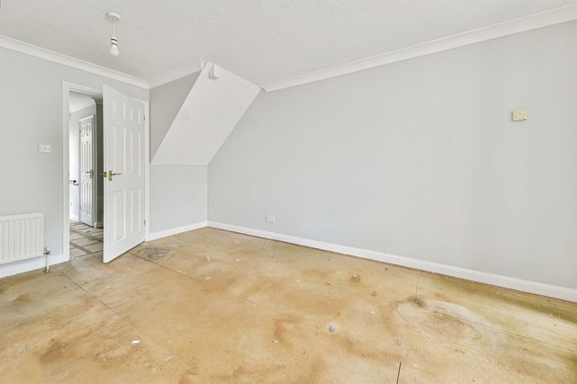 29, Sweyns Mead, Stevenage photo 3