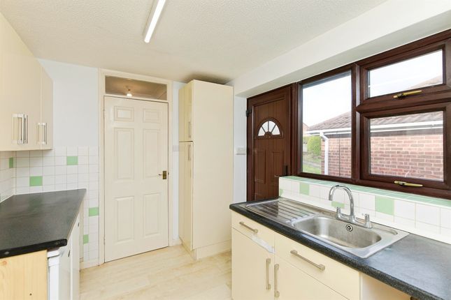 30, Erica Drive, Alfreton photo 3