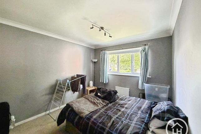 Flat 12, Gregory Close, Gillingham photo 4