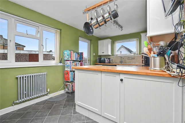90, Fairburn Drive, Leeds photo 4