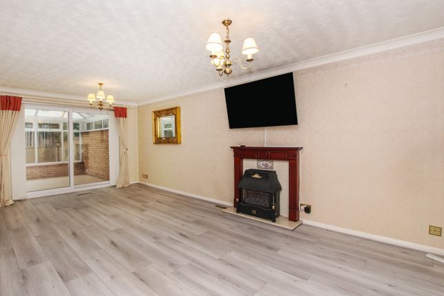 2, Fallowfield, Peterborough photo 4