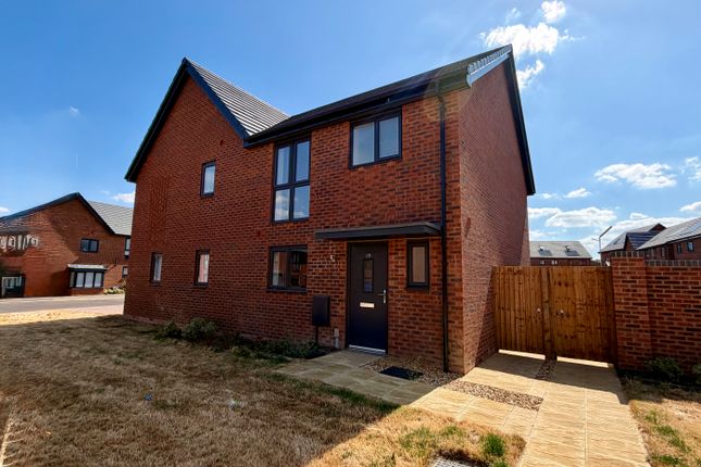 3 bed property for rent in Saunders Way, Wellingborough NN8