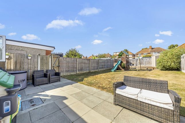 20, Redriff Road, Romford photo 4