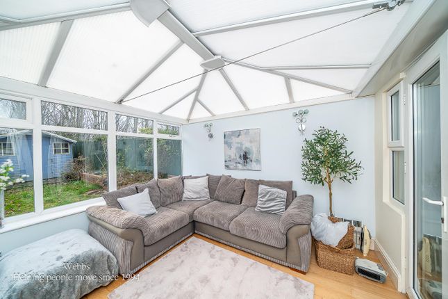 11, Mere Croft, Cannock photo 4