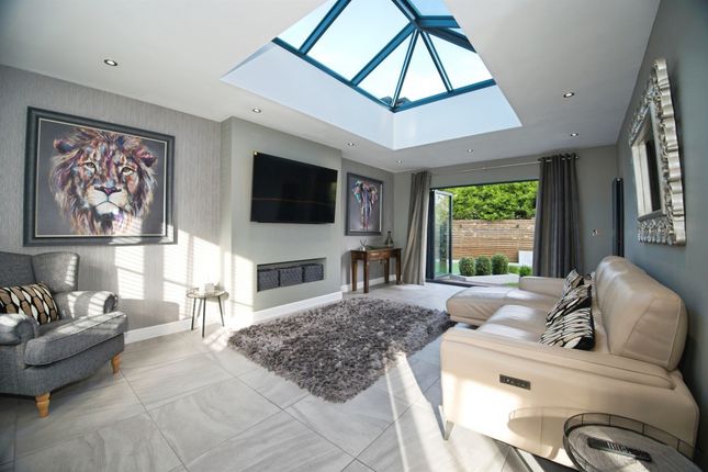 12, Bryn Derlwyn, Bridgend photo 3