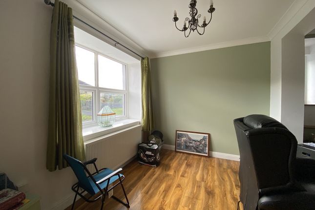 92, Wernoleu Road, Ammanford photo 3