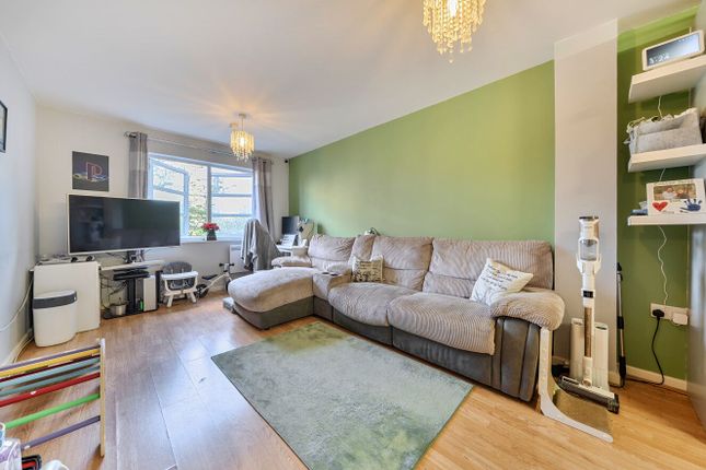 Flat Three, Elgin House, Romford photo 3