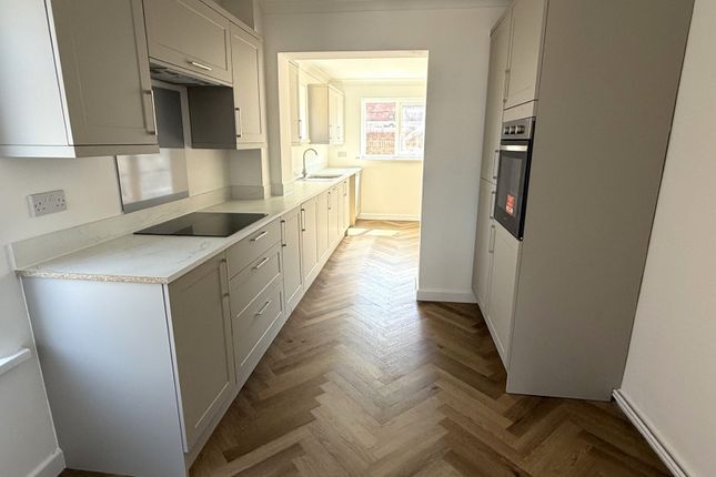 76, Windsor Village, Port Talbot photo 3