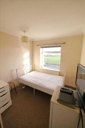 Room 2, 139, Brighton Road, Lancing photo 4