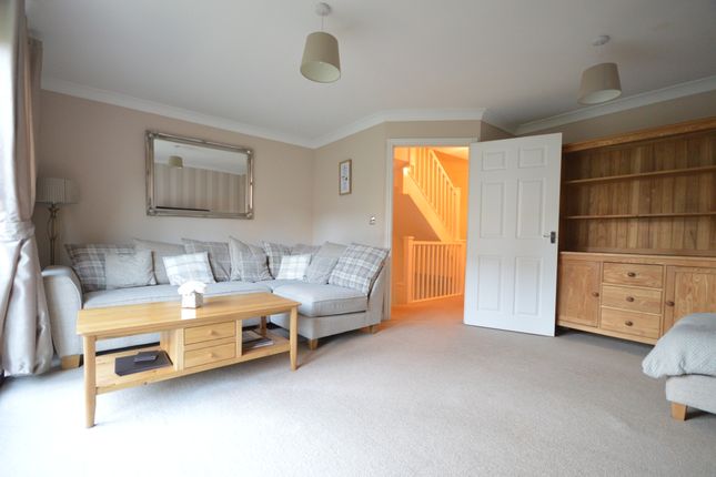 28, Cottingham Drive, Cardiff photo 4