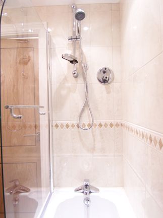 Apt 20, Durham photo 5