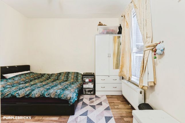 106, Geere Road, London photo 3