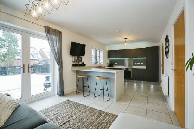 5, Ryeback Close, Burton-on-trent photo 3