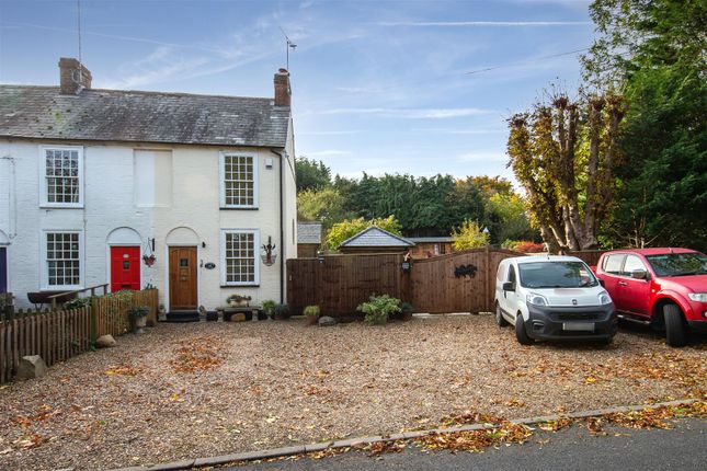 Cottage for sale in Bluebell Cottage, Lynch Hill, Kensworth