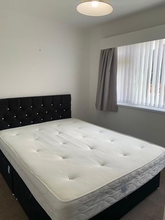 Flat to rent in Ravenglass Avenue, Maghull