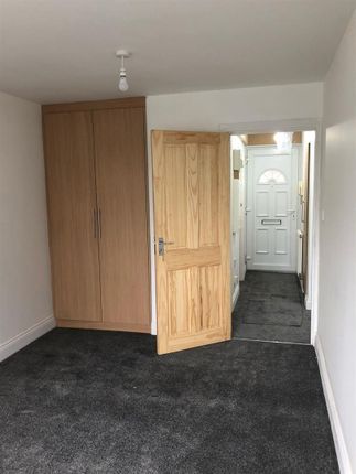 Flat to rent in Exmouth Road, Hayes, Middlesex