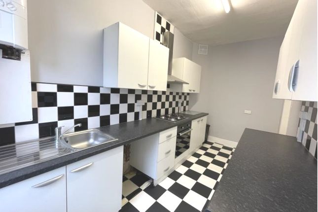 32, Malsis Road, Keighley photo 3