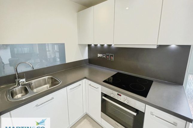 Flat 4, 37, Drake Way, Reading photo 4
