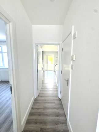 18, Marmion Avenue, London photo 5