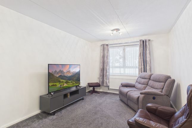5, St. Nicholas Court, Gloucester photo 3