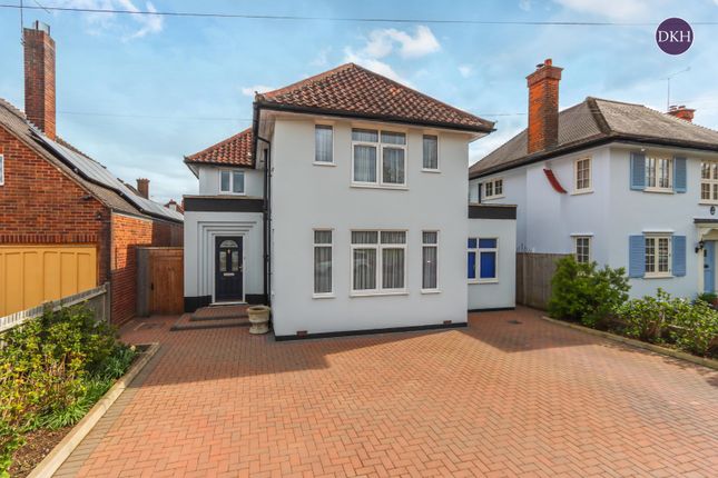 Detached house for sale in The Gardens, Watford, Hertfordshire
