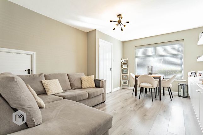 160 Thornham Drive, Bolton photo 3