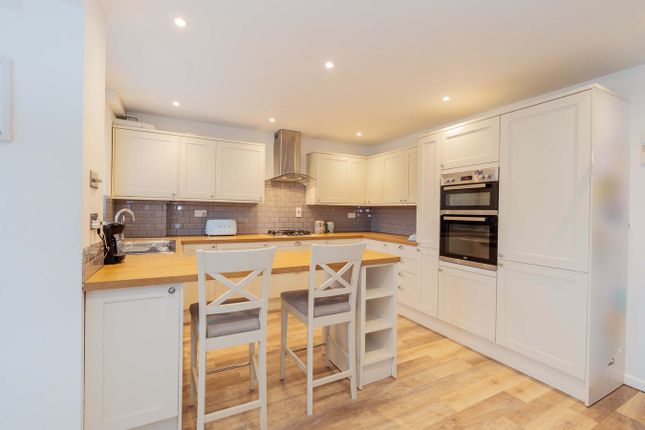 8, Aysgarth Park, Maidenhead photo 2